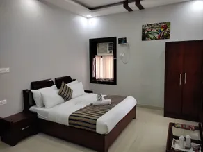 Hotel Krishna Ji - Room