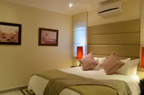 Inn & Out Plus Craighall - Room