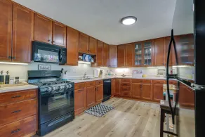 Lakefront Getaway in Leesburg w/ Dock + Kayaks! - Interior