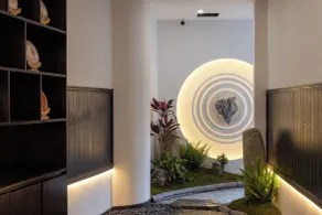 Yunman Sky Cloud Quiet Garden Guesthouse offers breakfast and afternoon tea with free airport shuttle services The hotel provides a platform for visiting the ancient city and Yulong snow - Reception