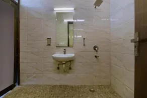 Hotel Olive Saffron - Bathroom