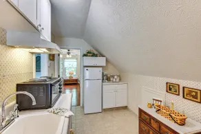 4 Mi to Downtown Delphi: Trails & Fishing Pond - Interior