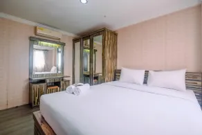 Comfy and New Furnished at 2BR Kebagusan City Apartment By Travelio - Værelse