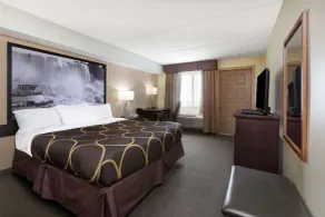 Super 8 by Wyndham Niagara Falls by the Falls - Room