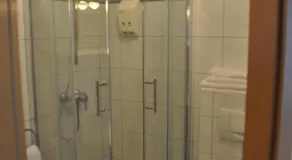 Hotel Neuzeit - Bathroom