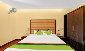 Treebo Doha King - Room