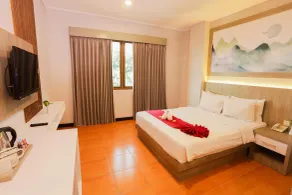 Front One HK Resort Simpang Lima - Zimmer