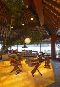 Espectacular y Enigmática Villa en Lago - Dining room