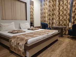 The Aura Grand - Room