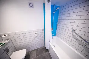 Holiday Inn Kenilworth - Warwick by IHG - Bathroom