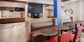 Holiday Inn Express & Suites - Elkhorn - Lake Geneva Area by IHG - Restaurant