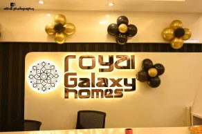 Royal Galaxy Homes - Réception
