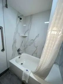 Motel 6-Tupelo, MS - Downtown - Salle de bain