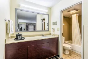 Clarion Pointe Huntsville Research Park - Salle de bain