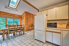 Spacious Dover Home w/ Sauna < 5 Miles to Ski! - Interiør