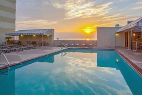 Beach Quarters Resort - Piscina