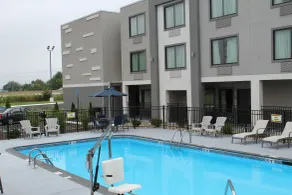 Best Western Plus Bowling Green - Pool