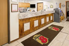 Super 8 by Wyndham Omaha Eppley Airport/Carter Lake - Vestíbulo