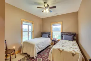 Rural Drexel Cabin on 30 Acres: Unplug + Unwind! - Interiør