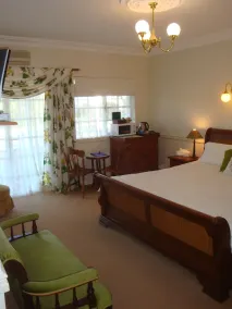 Lanterns Retreats - Room