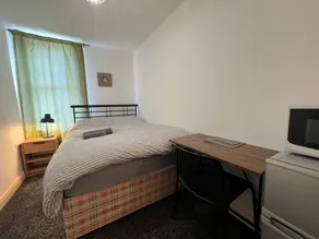 Spacious Double Room Close to Derby City Centre - Værelse