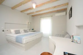 Antony Suites (Adults Only) - Vue de la chambre