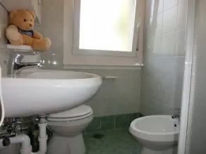 Comfortable apartment with parking in Bibione - Bagno
