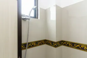 RedDoorz Syariah near RSU Suaka Insan Banjarmasin - Salle de bain