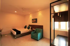 Arunaa Inn Airport Hotel, Chennai - Room
