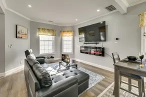 Walk to Park: Modern Apt 2 Mi to Union College! - Intérieur