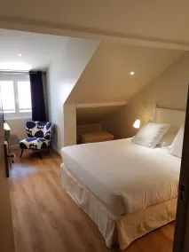 Hôtel Au Bon Coin - Værelse