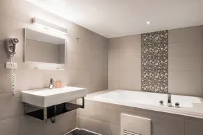 The Riverside Hotel Esthetics - Bathroom