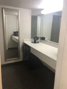 La Quinta Inn by Wyndham Austin Oltorf - Room