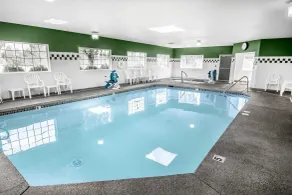 Comfort Inn & Suites Salem Northeast - Piscine