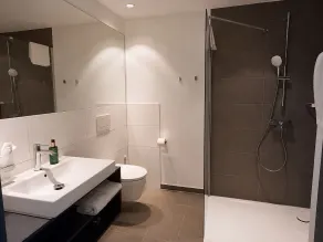 in2 The Hotel - Bathroom