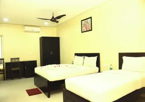 Temple stay - Uma Residency and Guest House - Exterior