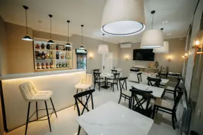 Central Plaza Hotel - Restaurant