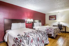 Red Roof Inn Houston East I-10 - Room