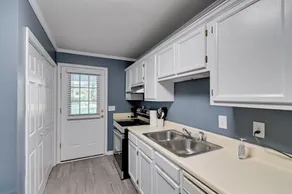 Private Patio: Apt 6 Mi to Cheraw State Park! - Interior