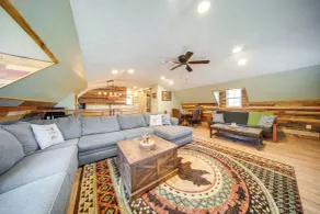 Home w/ River View & Game Room in Tidioute! - Interiør