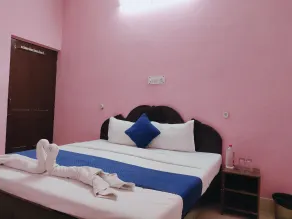 The Maurvi Inn - Room