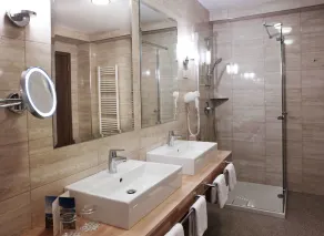 Wellness Hotel Apollo – Terme & Wellness LifeClass - Salle de bain