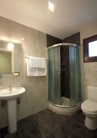 Kyniska Hotel - Bathroom