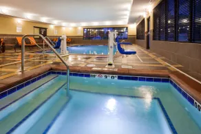 Holiday Inn Express & Suites Davenport by IHG - Piscine