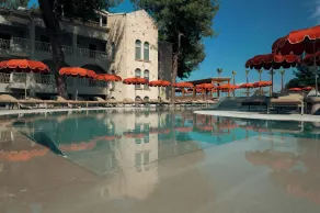 Zeus Eleva Kassandra Lagoon - Basseng