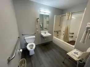 Embassy Inn - Hohenwald - Badezimmer
