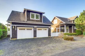 4br/4ba Beachfront Retreat With Hot Tub and Sauna - Innvendig