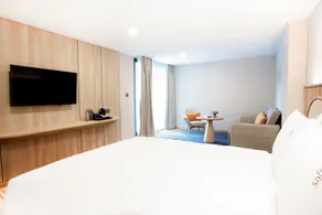Holiday Inn Express & Suites Bangkok Central Pier by IHG - Værelse