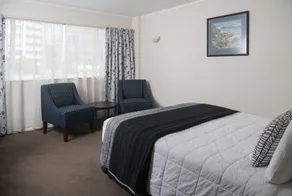West Plaza Hotel - Chambre