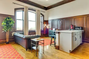 Modern Elegance: Timeless Crawfordsville Studio! - Intérieur